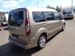 Ford Grand Tourneo Bild 4