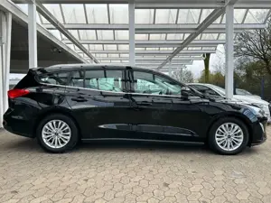 Ford Focus Turnier Titanium*Automatik*Navi*Tass*R-Kam