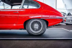 Jaguar E-Type 4.2 Serie II 2+2*Historie*Schalter* Bild 4