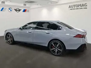 BMW 550 e xDrive M-SportPro*BW*AutobahnAss*DrivingAssProf Bild 4