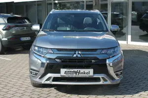 Mitsubishi Outlander 2.4 PHEV Top 4WD *AHK* Bild 2