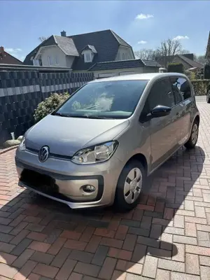 Volkswagen up! Active