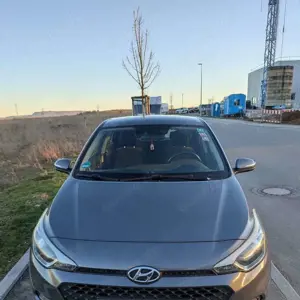 Hyundai i20 i20 blue 1.2 YES! Silver Bild 3