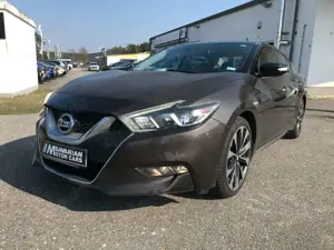 Nissan Maxima