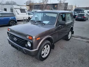 Lada Urban 4x4 ++ 2017 ++ Euro 6