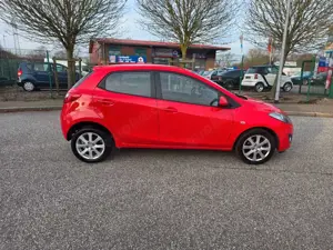 Mazda 2 Lim. 1.6 CD Center-Line-KLIMA-EURO5-TÜV NEU Bild 4