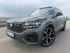 Volkswagen Touareg 3.0 TSI*R LINE*BlackS*PAN*MATRI*LUFT*VOL
