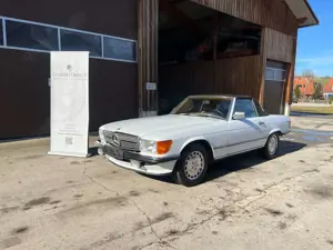 Mercedes-Benz 560 SL