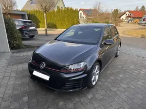 Volkswagen Golf GTI VW GOLF VII GTI 2.0 TSI NAVI AHK XENON KAMERA SHZ PDC 19