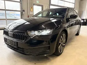 Skoda Octavia 1,5eTSI DSG Sportline Pano AHK Matrix18´