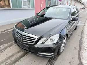 Mercedes-Benz E 220 CDI T-Modell  BlueEfficiency Avantgarde
