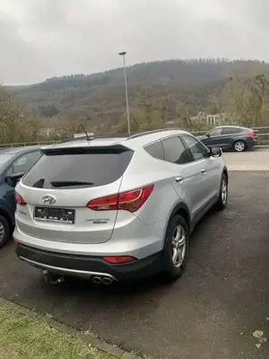 Hyundai SANTA FE 2.2 CRDI 4WD Automatik Style Bild 2