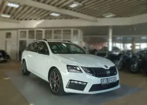 Skoda Octavia Combi RS DSG; NAV CarPlay KAM KEYL