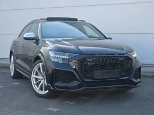 Audi RS Q8 (Massage/Ceramic/360 Kamera)