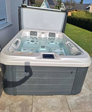 Armstark Whirlpool Austria, Celestite