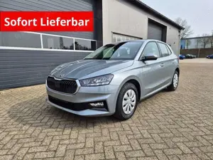 Skoda Fabia 1.0 TSI 95PS Selection 5-türig Rückf.Kamera Parkse