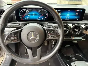 Mercedes-Benz A 180 A 180 d 7G-DCT Style Bild 2