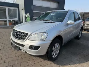 Mercedes-Benz ML 350 ML 350 Motor raucht läuft aber