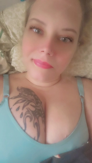 milf bietet Videos und Bilder 