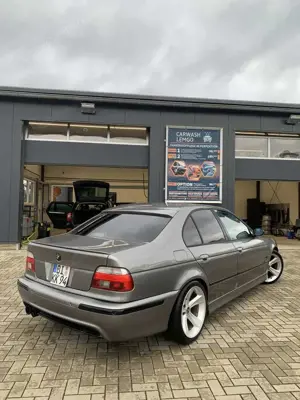 BMW 525 525d Edition Sport Bild 3