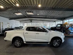 Isuzu D-Max Double Cab 4WD LSE LED ACC PDC KAMERA Bild 4