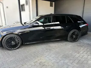 Mercedes-Benz E 300 de T Prem+/AMG/Massage/Night/20"/AHK/AC-Lader/HUD/Pano/Superscreen/MwSt
