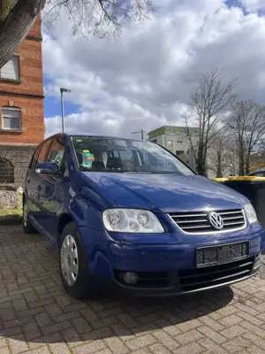 Volkswagen Touran 1.6 FSI TÜV 08/27