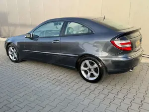 Mercedes-Benz C 200 C 200 Automatik PDC TEMPOMAT TÜV NEU LEDER Bild 3