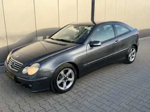 Mercedes-Benz C 200 C 200 Automatik PDC TEMPOMAT TÜV NEU LEDER Bild 2