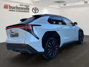 Toyota bZ4X FWD Lounge Sky ( Panoramadach ) + Sound-Pak Bild 5