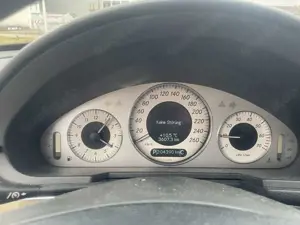 Mercedes-Benz E 200 T Kompressor Automatik Avantgarde Bild 2