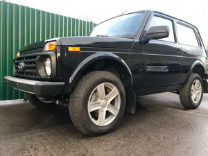 Lada Niva "PREMIUM PLUS" KLIMA/ SITZHEIZUNG AET-2026!