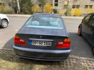 BMW 323 Bild 2