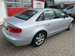 Audi A4 Lim. Attraction/SHZ/PDC/LMF/KLIMAAUT/TEMP Bild 5