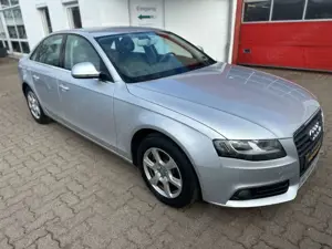 Audi A4 Lim. Attraction/SHZ/PDC/LMF/KLIMAAUT/TEMP Bild 4
