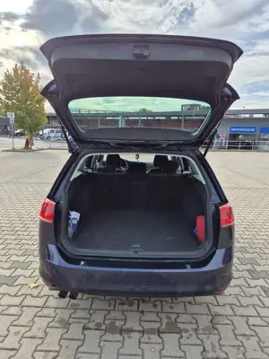 Volkswagen Golf 2.0 TDI BlueMotion Technology Allstar Bild 4