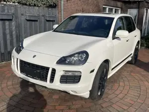 Porsche Cayenne GTS 4.8 V8 Japan Imp. Leder/Alcantara 21 Zoll VHB