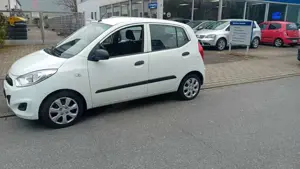 Hyundai i10 1,1 " Klima,E-Fenster,Tüv,Insp,Zahnr.neu" Bild 3