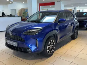 Toyota Yaris Cross Hybrid FWD Team Deutschland / Sitz-, Lenkradheizun