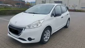 Peugeot 208 Bild 2