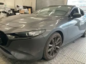 Mazda 3 3 e-SKYACTIV-X 2.0 M HYBRID HOMURA Bild 2