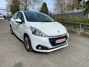 Peugeot 208 208 BlueHDi 100Allure_1 HAND_NAVI_KAMERA_PANORAMA_