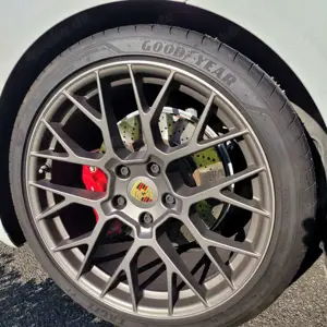 Porsche 992 911 Carrera 4S Targa mit super Ausst. NP ca. 188T€ Bild 3