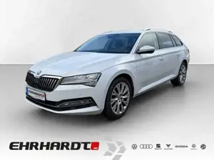 Skoda Superb Combi 2.0 TDI DSG Style STHZG*AHK*NAV*SHZ*ACC*P...