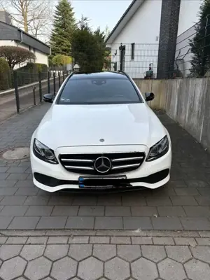 Mercedes-Benz E 200 d T 9G-TRONIC Sportstyle Edition