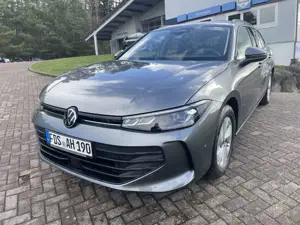 Volkswagen Passat Variant *AHK schwenkb.  *adapt. Tempomat  *Winterpak. *LED