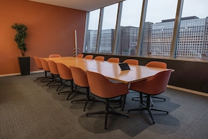 Flexible Arbeitsplätze in Regus THE SQUAIRE Conference Center