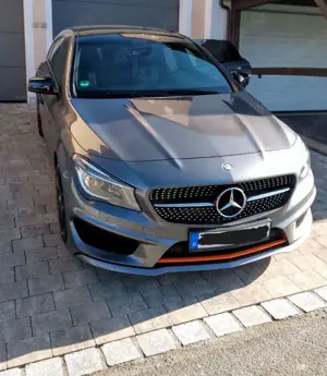 Mercedes-Benz CLA 250 CLA Shooting Brake 250 4Matic 7G-DCT Orange Art Edition