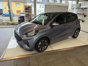 Hyundai i10 1.2 AMT Comfort Plus*Navi*Klimaa.*PDC*Kamera