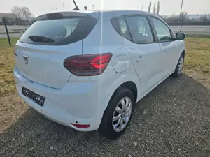 Dacia Sandero Bild 3